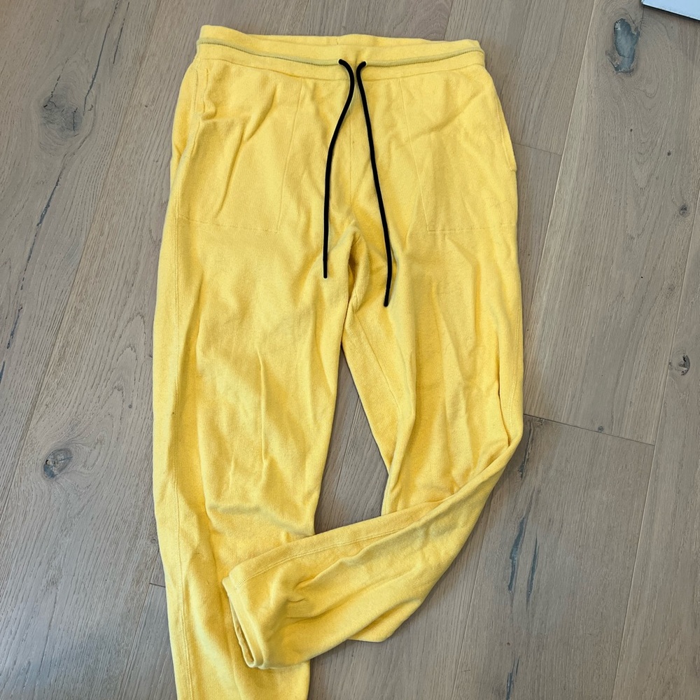 Naadam Everyday Jogger - Pale yellow